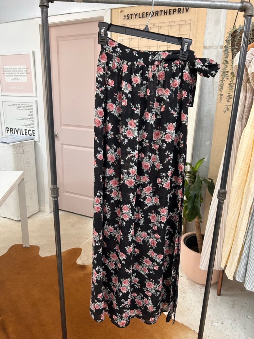 Palm - Black Floral Cover Up Side Tie Skirt NWT Small